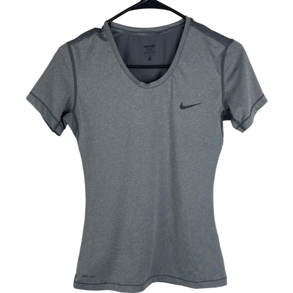 ✅ Nike Pro Woman’s Dri Fit Gray Workojt Tee shirt size M
